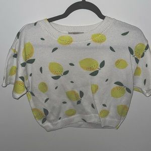 Super cute Summer knit crop with lemons!